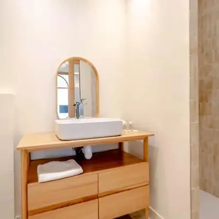 Petit Gambetta L Bright & Ac L Shellter-rentals Apartment Saint-Tropez