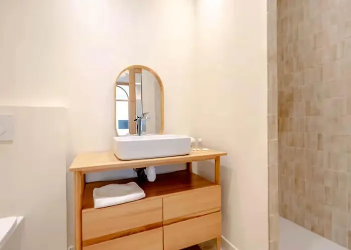 Petit Gambetta L Bright & Ac L Shellter-rentals Apartment Saint-Tropez