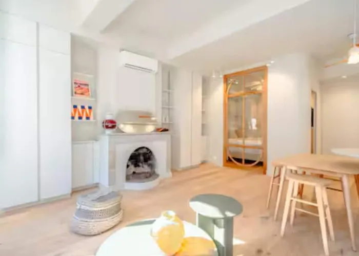 Apartment Petit Gambetta L Bright & Ac L Shellter-rentals *